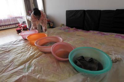 代县楼上漏水，住户失联，小区没物管，业主维权难！律师来支招……